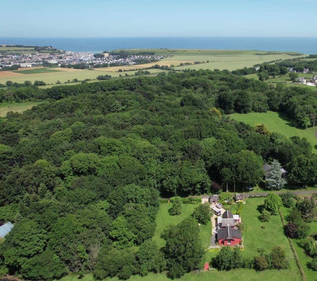 Maison De Campagne Lumineuse Spacieuse Dans Impasse Au Calme A Proximite D'Un Chateau Deux Verandas Grand Jardin Cabane Pour Velos, Pres Port En Bessin Et Bayeux, Proche Plages Du Debarquement Commes Ngoại thất bức ảnh