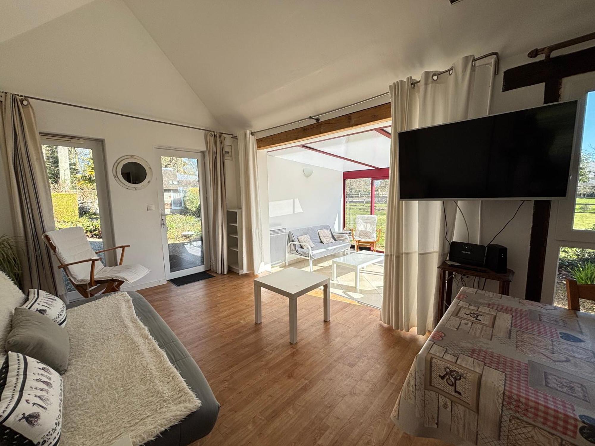 Maison De Campagne Lumineuse Spacieuse Dans Impasse Au Calme A Proximite D'Un Chateau Deux Verandas Grand Jardin Cabane Pour Velos, Pres Port En Bessin Et Bayeux, Proche Plages Du Debarquement Commes Ngoại thất bức ảnh