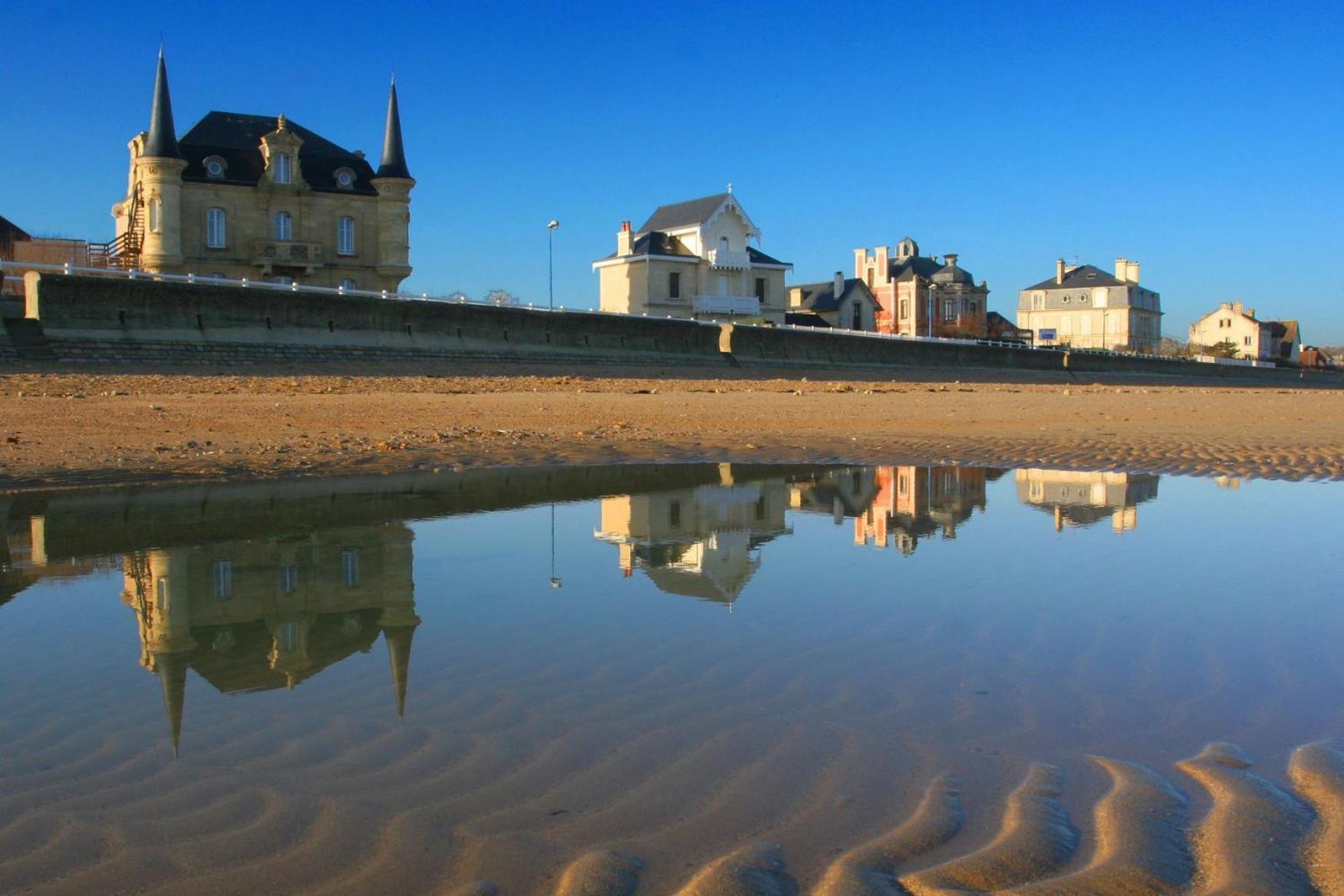Maison De Campagne Lumineuse Spacieuse Dans Impasse Au Calme A Proximite D'Un Chateau Deux Verandas Grand Jardin Cabane Pour Velos, Pres Port En Bessin Et Bayeux, Proche Plages Du Debarquement Commes Ngoại thất bức ảnh